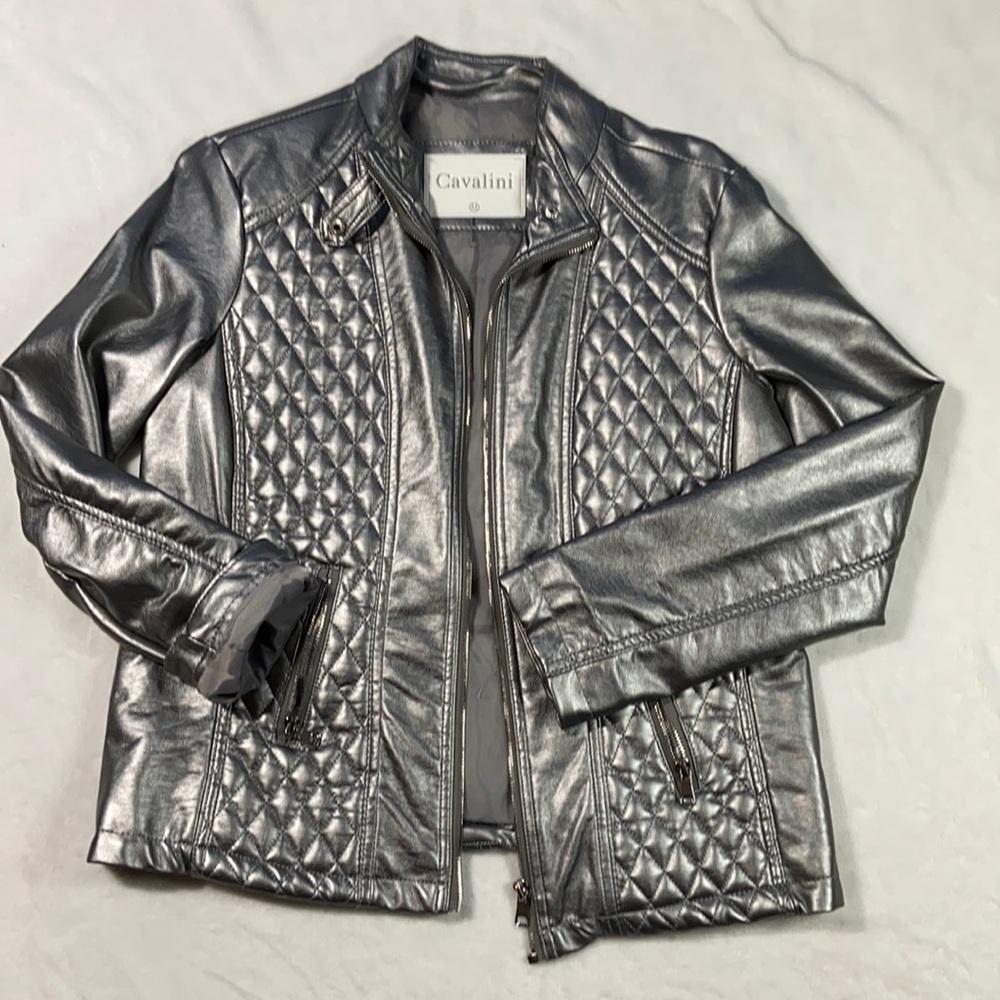You will LOVE this cute pleather moto style jacket!